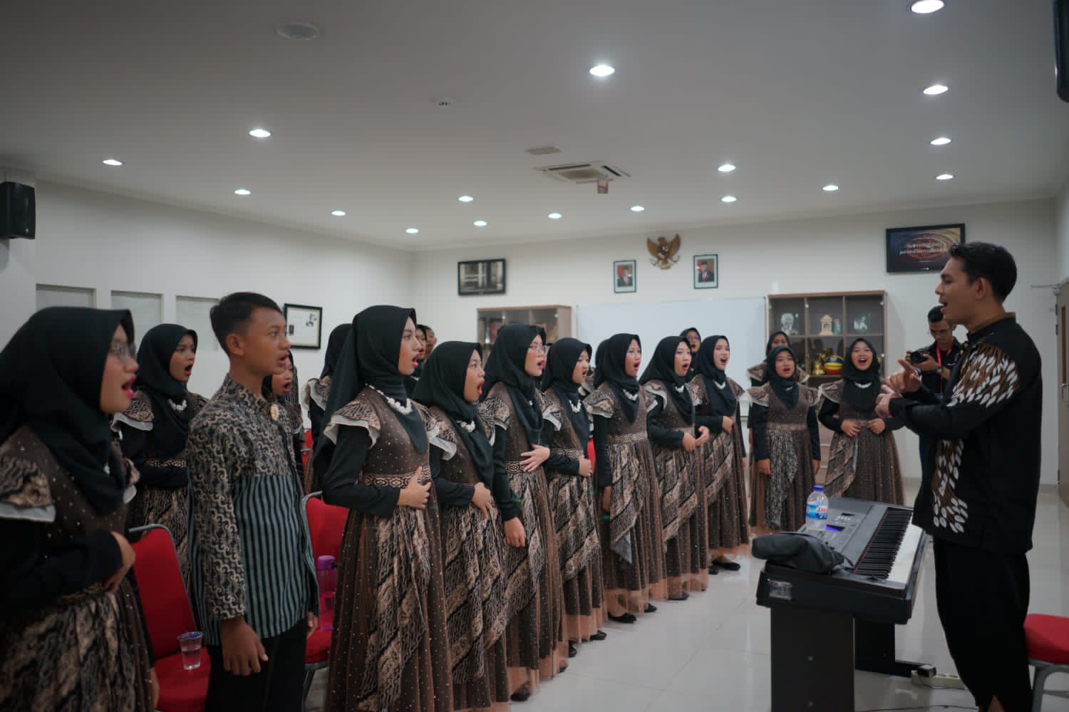 Al Mujahidin Stundent Chorale Sabet Medali Emas dalam Kompetisi Paduan Suara Internasional KICC