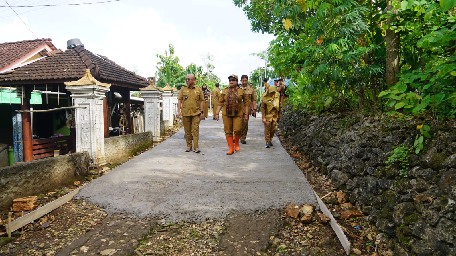 Bupati GunungkidulTinjau Proyek Padat Karya di Pacarejo, Semanu Bupati Endah Tinjau Proyek Padat Karya di Pacarejo, Semanu